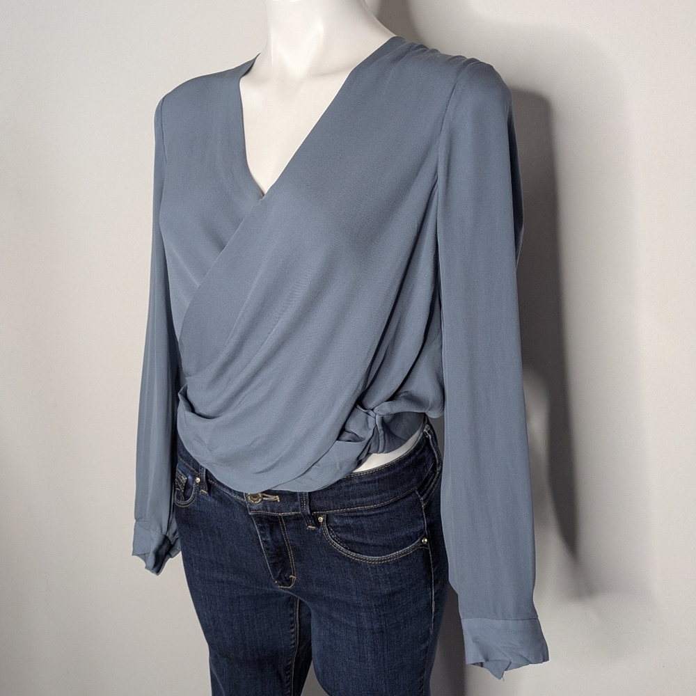 L'Agence Gia Blue Silk V Neck Snap Back Wrap Blouse S - Picture 2 of 12
